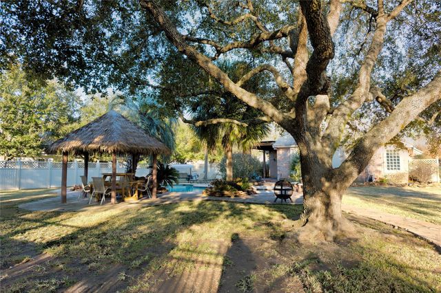 2742 Westchester Circle, Pearland, TX 77584