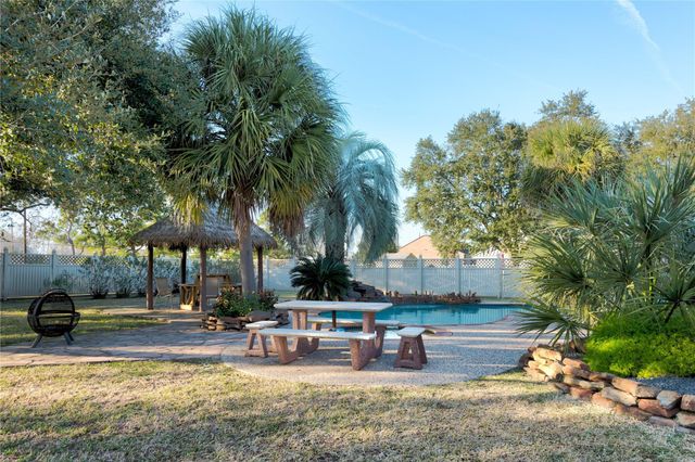 2742 Westchester Circle, Pearland, TX 77584