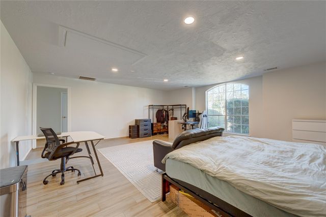 2742 Westchester Circle, Pearland, TX 77584