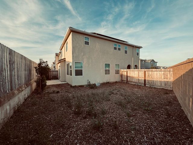 244 Arbor Drive S, Madera, CA 93636