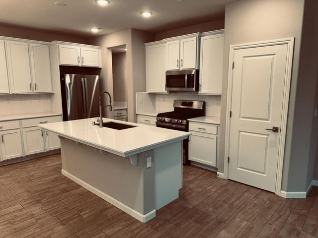 244 Arbor Drive S, Madera, CA 93636