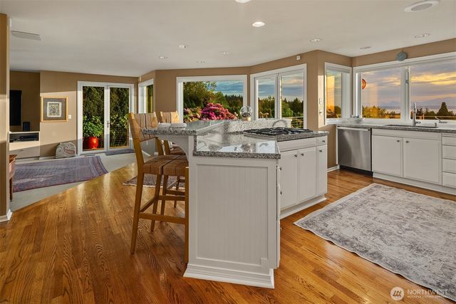 17020 74th Avenue W, Edmonds, WA 98026