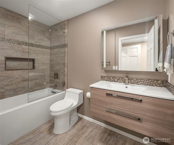 17020 74th Avenue W, Edmonds, WA 98026