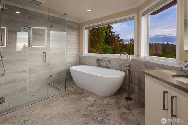 17020 74th Avenue W, Edmonds, WA 98026