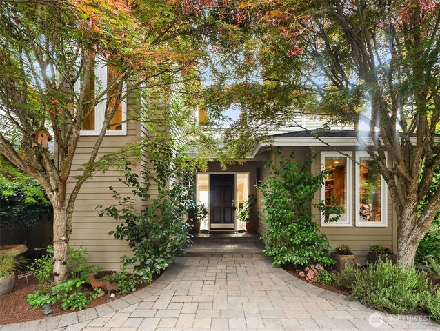 17020 74th Avenue W, Edmonds, WA 98026