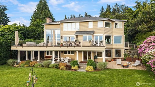 17020 74th Avenue W, Edmonds, WA 98026