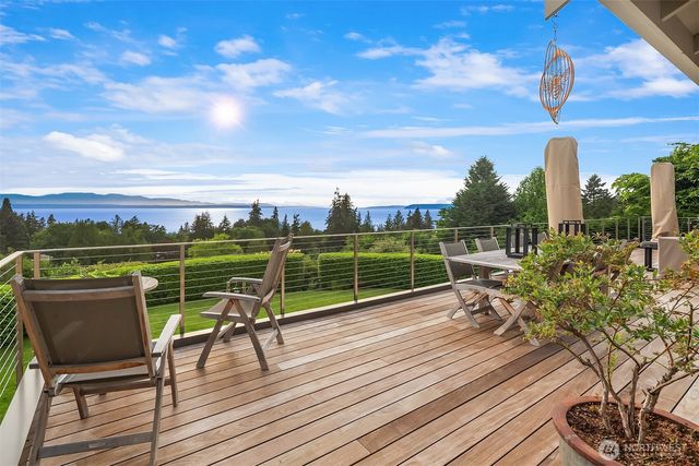 17020 74th Avenue W, Edmonds, WA 98026