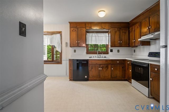 5815 Laurel Trail Ct, Midlothian, VA 23112