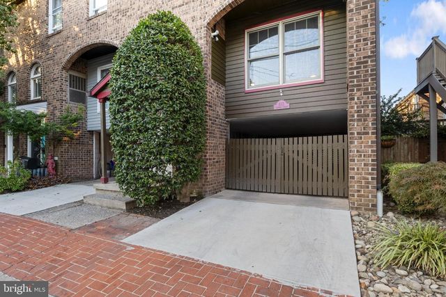 617 SHOWERS ST, Harrisburg, PA 17104