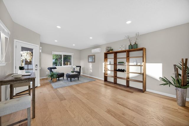 4971 MICHELE Ln, Sacramento, CA 95822