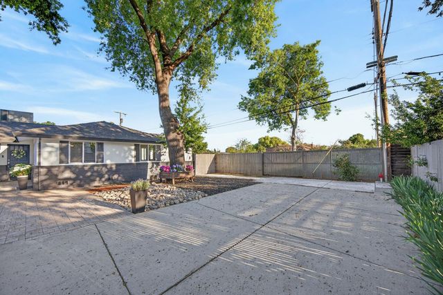 4971 MICHELE Ln, Sacramento, CA 95822