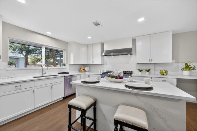 4971 MICHELE Ln, Sacramento, CA 95822