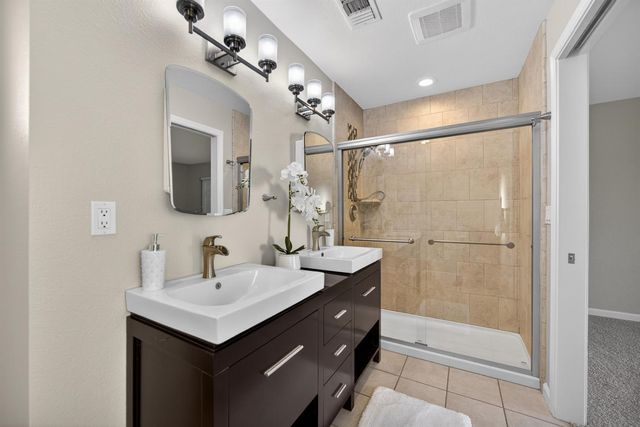 4971 MICHELE Ln, Sacramento, CA 95822