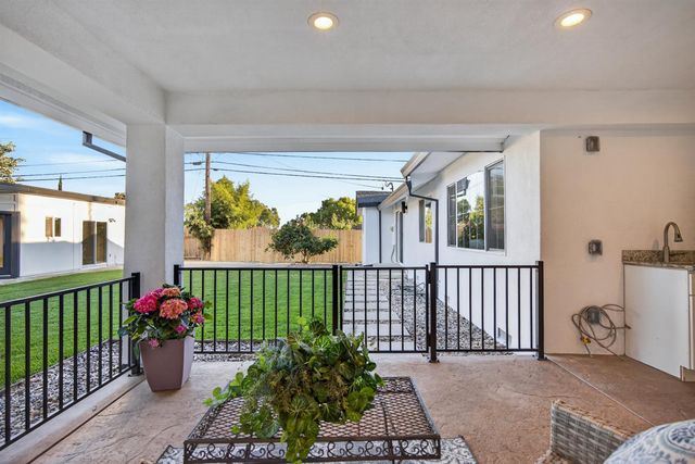 4971 MICHELE Ln, Sacramento, CA 95822