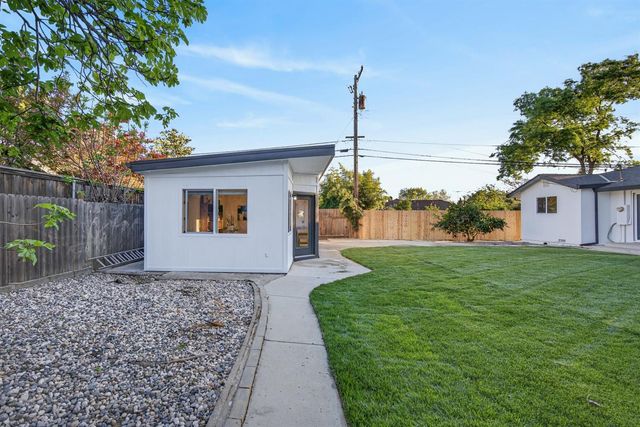 4971 MICHELE Ln, Sacramento, CA 95822