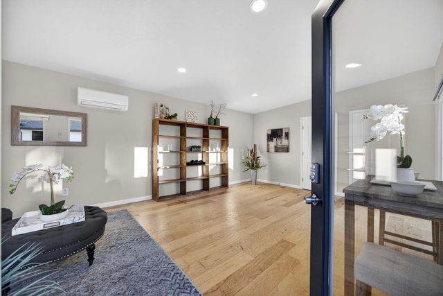 4971 MICHELE Ln, Sacramento, CA 95822