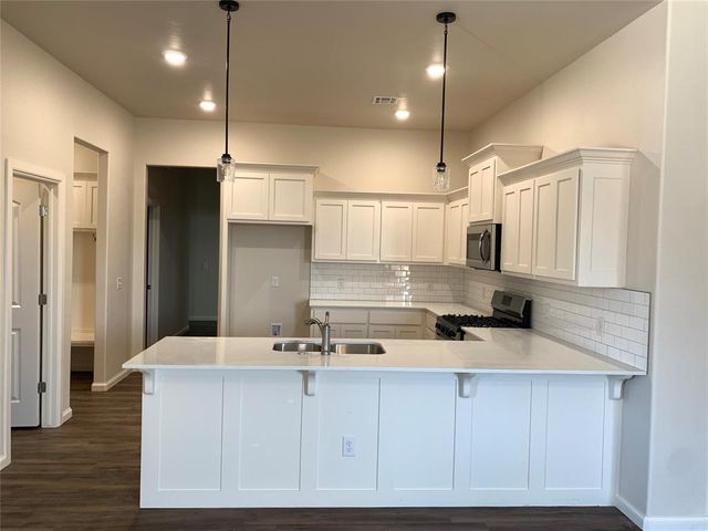 3215 Enclave Place, Norman, OK 73072