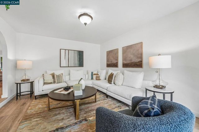 839 McElroy Ct, Concord, CA 94518