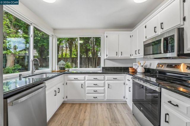 839 McElroy Ct, Concord, CA 94518
