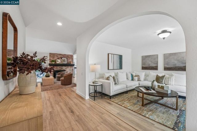 839 McElroy Ct, Concord, CA 94518