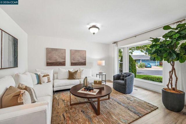 839 McElroy Ct, Concord, CA 94518