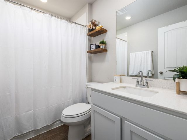 201 Bunting LN, Bertram, TX 78605