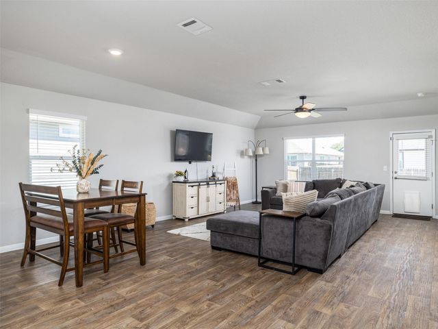 201 Bunting LN, Bertram, TX 78605