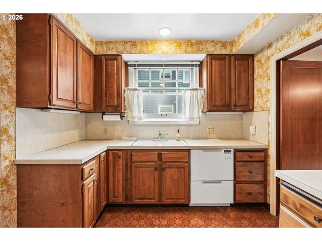 5809 Se TAYLOR St, Portland, OR 97215