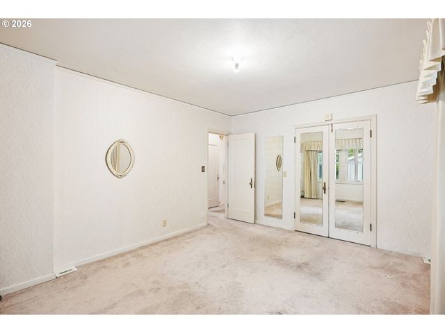 5809 Se TAYLOR St, Portland, OR 97215