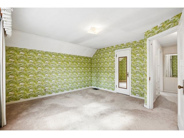 5809 Se TAYLOR St, Portland, OR 97215