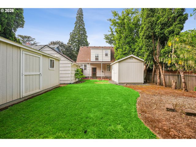 5809 Se TAYLOR St, Portland, OR 97215