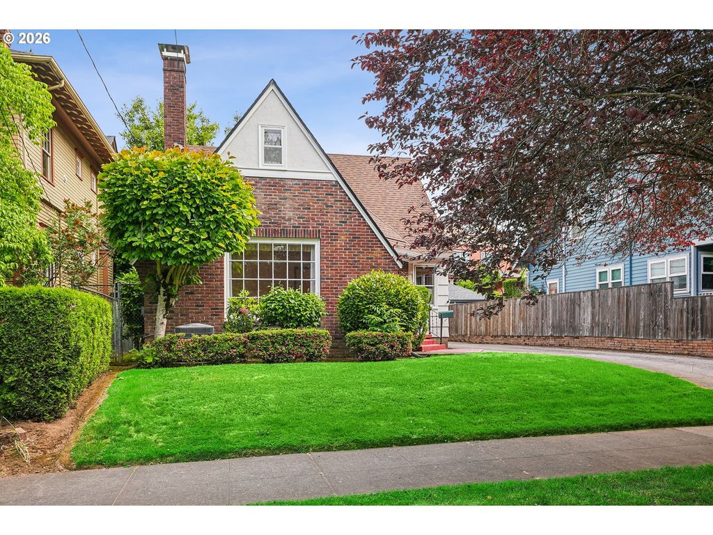 5809 Se TAYLOR St, Portland, OR 97215