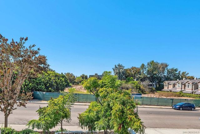 7512 Viejo Castilla 17, Carlsbad, CA 92009