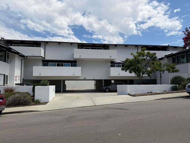 7512 Viejo Castilla 17, Carlsbad, CA 92009
