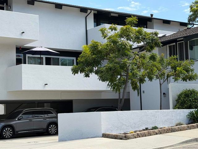 7512 Viejo Castilla 17, Carlsbad, CA 92009