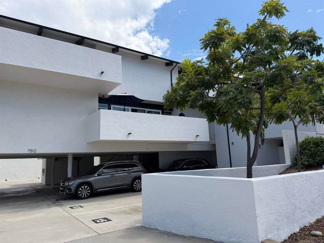 7512 Viejo Castilla 17, Carlsbad, CA 92009