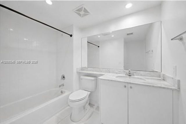 18800 NE 29th Avenue 526, Aventura, FL 33180