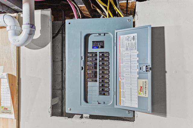 526 Mill Street, Lincoln Park City, MI 48146