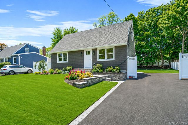 14 Reizen Avenue, Centereach, NY 11720