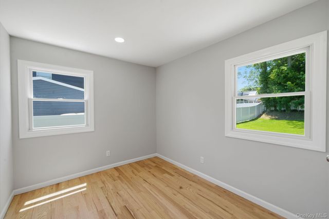 14 Reizen Avenue, Centereach, NY 11720