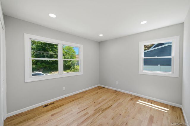 14 Reizen Avenue, Centereach, NY 11720
