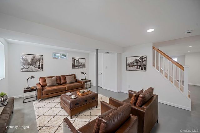 14 Reizen Avenue, Centereach, NY 11720