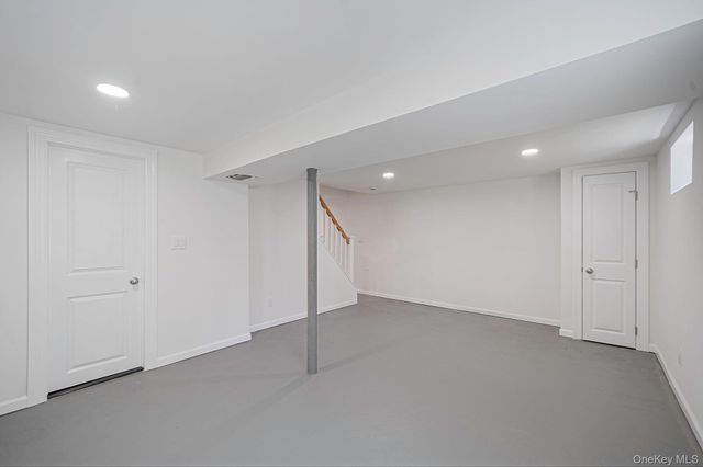 14 Reizen Avenue, Centereach, NY 11720