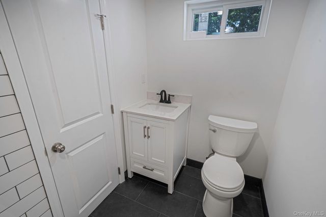 14 Reizen Avenue, Centereach, NY 11720