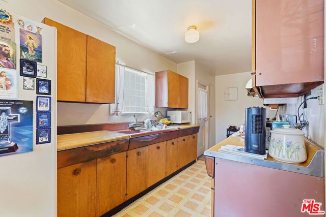 7819 Dalton Avenue, Los Angeles, CA 90047