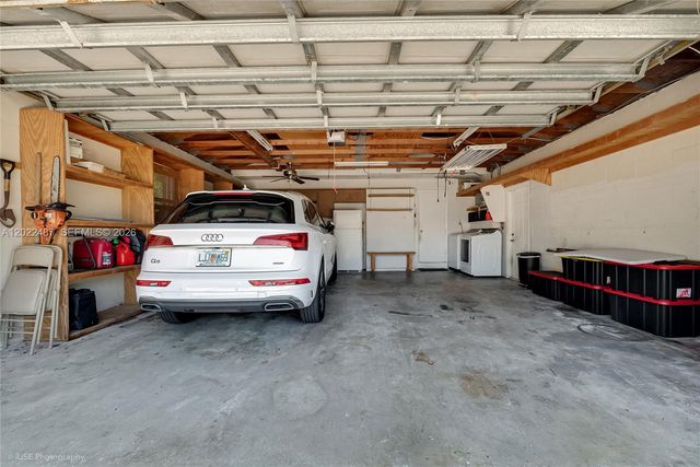 15700 SW 87th Ave, Palmetto Bay, FL 33157