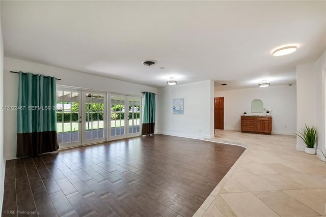 15700 SW 87th Ave, Palmetto Bay, FL 33157
