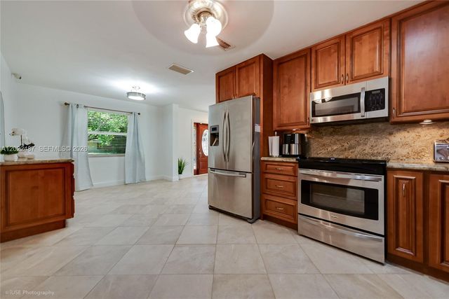 15700 SW 87th Ave, Palmetto Bay, FL 33157
