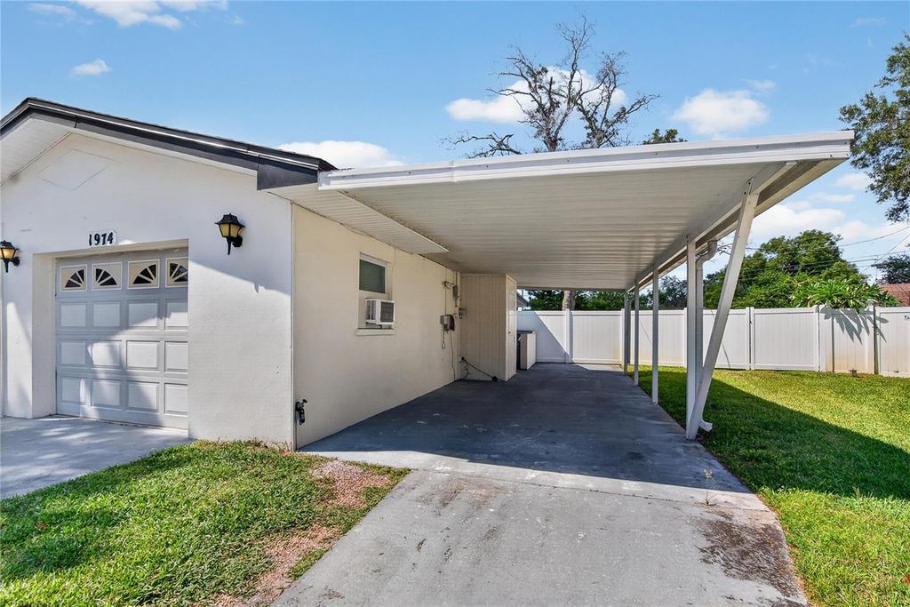 Image 2 of property listing at 1974 SOUTHVIEW ROAD, Largo, FL 33770