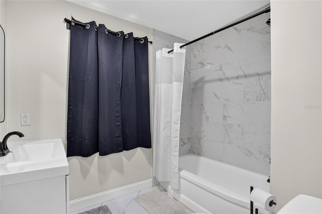 Image 23 of property listing at 1974 SOUTHVIEW ROAD, Largo, FL 33770